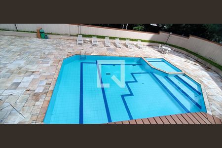 Apartamento para alugar com 185m², 3 quartos e 3 vagas Apartamento para alugar com 185m², 3 quartos e 3 vagasÁrea comum - Piscina