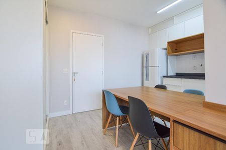 Quarto e cozinha de apartamento para alugar com 1 quarto, 35m² em Tamboré, Barueri