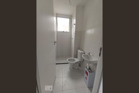 Banheiro de apartamento para alugar com 2 quartos, 44m² em Santos Dumont, São Leopoldo