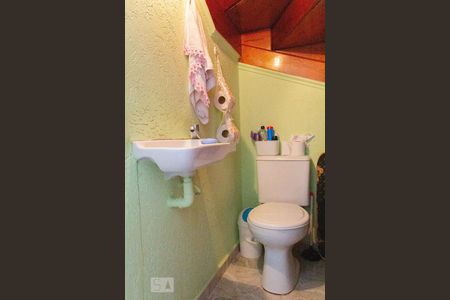 Lavabo de casa de condomínio à venda com 2 quartos, 75m² em Humaitá, Porto Alegre