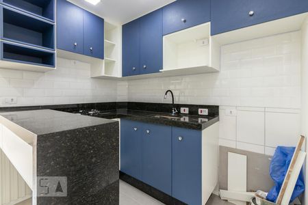 Cozinha de apartamento para alugar com 1 quarto, 25m² em Vila Campanela, São Paulo