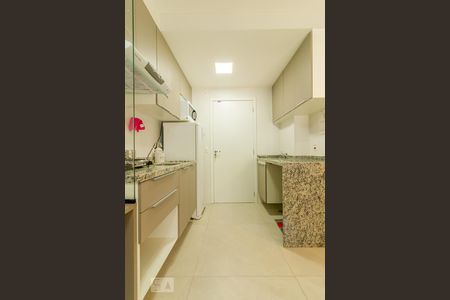 Cozinha de kitnet/studio para alugar com 1 quarto, 28m² em Liberdade, São Paulo