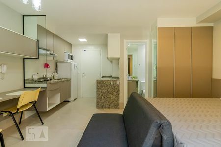 Cozinha de kitnet/studio para alugar com 1 quarto, 28m² em Liberdade, São Paulo