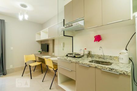 Cozinha de kitnet/studio à venda com 1 quarto, 28m² em Liberdade, São Paulo