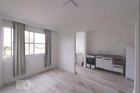 Sala de apartamento para alugar com 2 quartos, 45m² em Coqueiros, Florianópolis