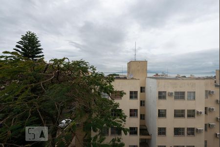 Vista Sala e Quartos de apartamento para alugar com 2 quartos, 45m² em Coqueiros, Florianópolis