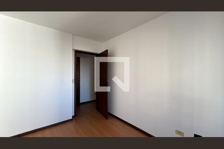 Quarto 1 de apartamento para alugar com 3 quartos, 100m² em Cristo Rei, Curitiba