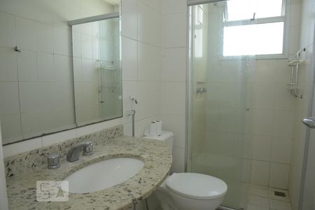 Banheiro Social e Banheiro Quarto 1  de apartamento à venda com 2 quartos, 70m² em Barra da Tijuca, Rio de Janeiro