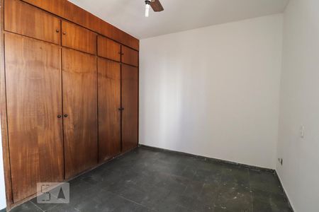 Quarto 2 de apartamento para alugar com 2 quartos, 80m² em Setor Oeste, Goiânia