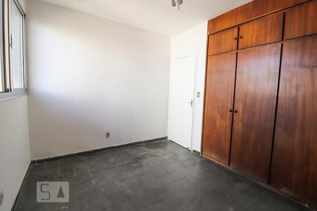 Quarto 2 de apartamento para alugar com 2 quartos, 80m² em Setor Oeste, Goiânia