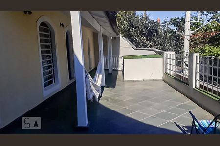 Quintal de casa à venda com 3 quartos, 235m² em Jardim das Vertentes, São Paulo