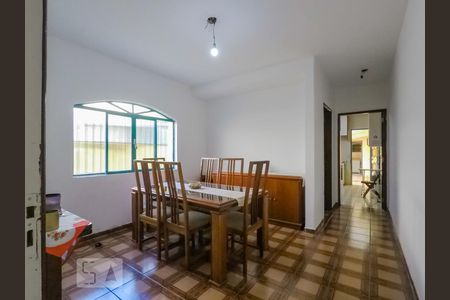 Casa à venda com 3 quartos, 209m² em Vila Gumercindo, São Paulo