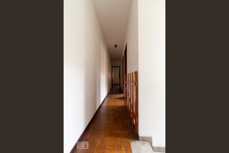 Corredor Quartos  de casa à venda com 3 quartos, 224m² em Vila Vasconcelos, São Paulo