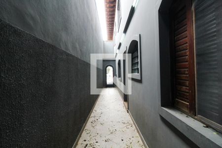 Corredor de casa à venda com 3 quartos, 224m² em Vila Vasconcelos, São Paulo