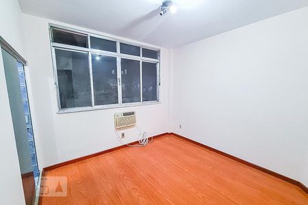 Quarto Suíte de apartamento para alugar com 2 quartos, 90m² em Jardim Guanabara, Rio de Janeiro