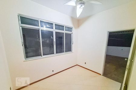 Sala de apartamento para alugar com 2 quartos, 90m² em Jardim Guanabara, Rio de Janeiro