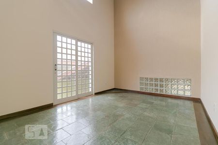 Sala de casa de condomínio à venda com 5 quartos, 117m² em Sítios de Recreio Gramado, Campinas