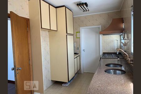 Cozinha de apartamento à venda com 3 quartos, 200m² em Aclimação, São Paulo