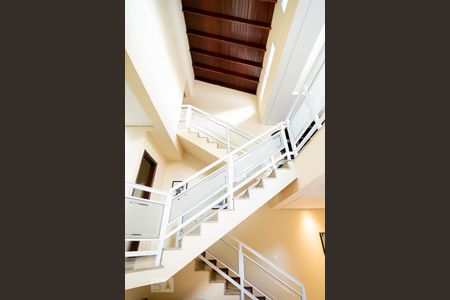 Escadas de casa à venda com 4 quartos, 332m² em Vila Nova Caledônia, São Paulo