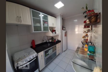 Cozinha de apartamento para alugar com 2 quartos, 51m² em Jardim Celeste, São Paulo