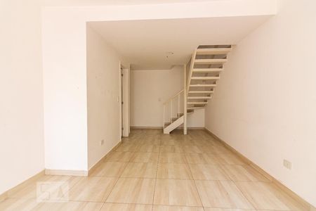 Sala de casa de condomínio para alugar com 2 quartos, 70m² em Jardim Sarah, São Paulo