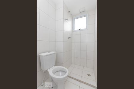 Banheiro  de apartamento para alugar com 1 quarto, 24m² em Vila Campanela, São Paulo