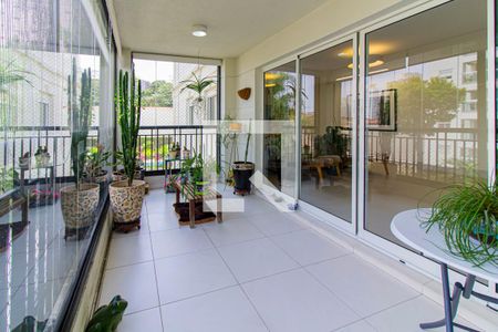 Varanda de apartamento à venda com 3 quartos, 167m² em Alto de Pinheiros, São Paulo