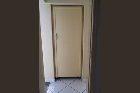 Corredor - Armário de casa para alugar com 2 quartos, 55m² em Vila da Penha, Rio de Janeiro