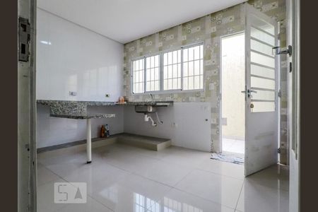 Casa à venda com 4 quartos, 272m² em Vila Brasilina, São Paulo