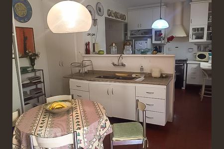 Cozinha de casa à venda com 4 quartos, 422m² em Jardim Guedala, São Paulo