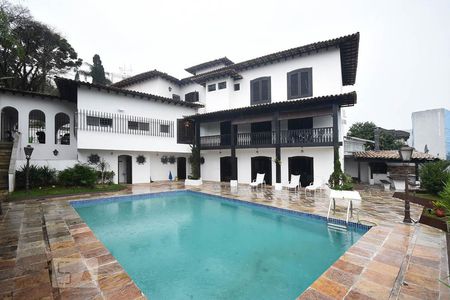 Fachada Posterior de casa à venda com 6 quartos, 800m² em Vila Tramontano, São Paulo