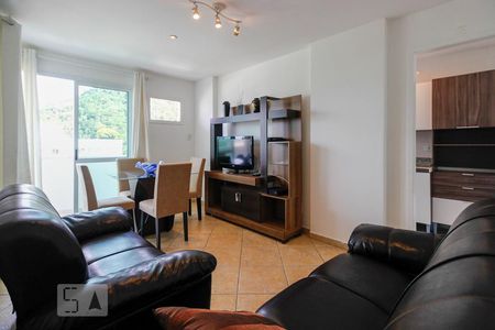 Sala de apartamento à venda com 2 quartos, 71m² em Vargem Pequena, Rio de Janeiro