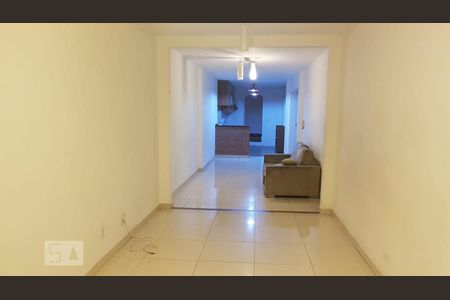 Casa à venda com 210m², 3 quartos e 3 vagasSala