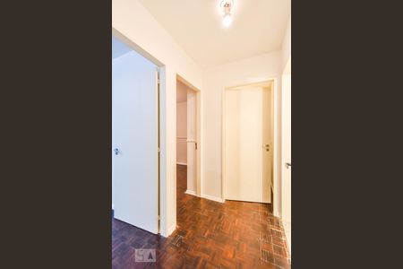 Hall Dormitórios de apartamento para alugar com 3 quartos, 128m² em Jardim Paulista, São Paulo