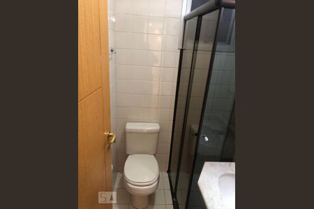 Banheiro de apartamento para alugar com 2 quartos, 47m² em Vila Cruz das Almas, São Paulo