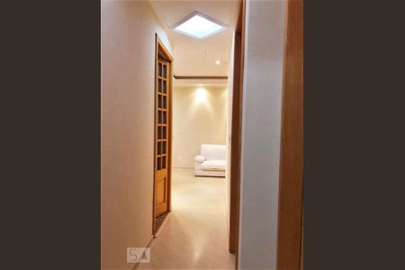 Corredor de apartamento para alugar com 2 quartos, 47m² em Vila Cruz das Almas, São Paulo