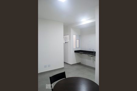 SALA de kitnet/studio para alugar com 1 quarto, 30m² em Parque Peruche, São Paulo