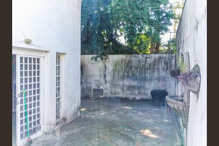 Quintal de casa para alugar com 2 quartos, 330m² em Jardim das Acácias, São Paulo