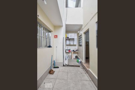 Lavanderia de casa à venda com 4 quartos, 200m² em Jurubatuba, São Paulo