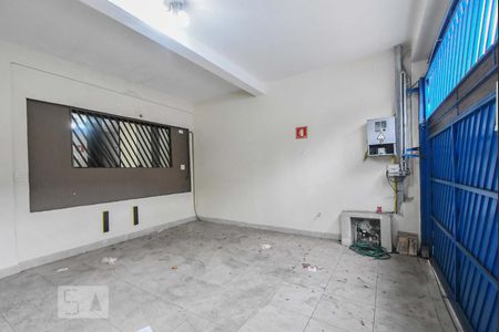 Garagem de casa à venda com 4 quartos, 200m² em Jurubatuba, São Paulo