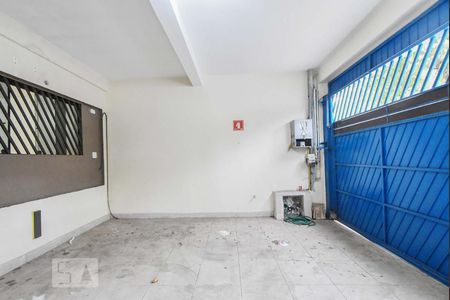 Garagem de casa à venda com 4 quartos, 200m² em Jurubatuba, São Paulo