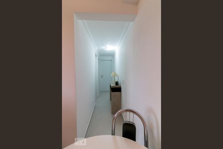 Corredor de apartamento para alugar com 2 quartos, 44m² em Jardim Las Vegas, Guarulhos