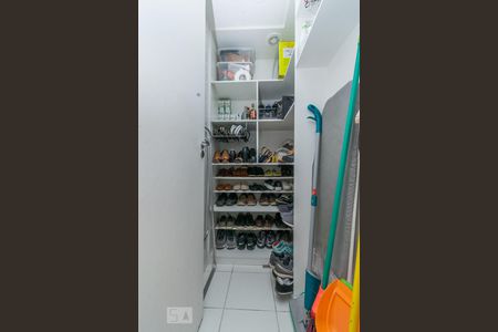 DESPENSA de apartamento para alugar com 2 quartos, 65m² em Santa Rosa, Niterói