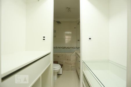 Closet de apartamento à venda com 2 quartos, 90m² em Bela Vista, São Paulo