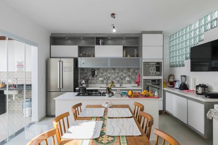Cozinha de casa à venda com 3 quartos, 177m² em Vila Firmiano Pinto, São Paulo