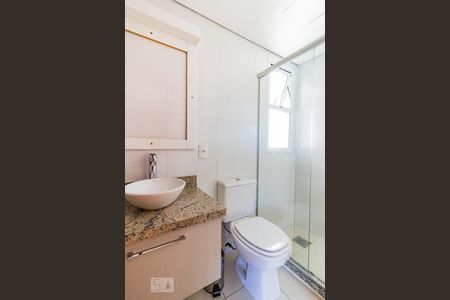 Banheiro de apartamento para alugar com 2 quartos, 65m² em Tristeza, Porto Alegre