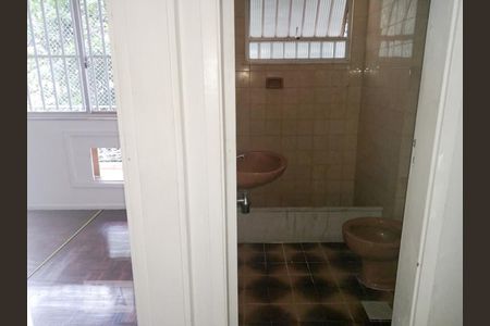 Banheiro suíte de apartamento à venda com 3 quartos, 70m² em Estácio, Rio de Janeiro