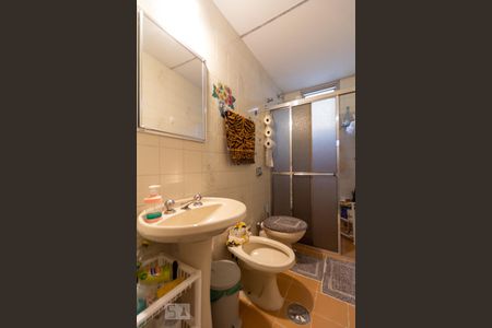 Banheiro de apartamento à venda com 3 quartos, 76m² em Jardim Ivana, São Paulo