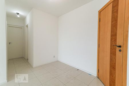 Sala de apartamento para alugar com 2 quartos, 69m² em Barra da Tijuca, Rio de Janeiro