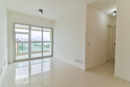 Sala de apartamento para alugar com 2 quartos, 69m² em Barra da Tijuca, Rio de Janeiro